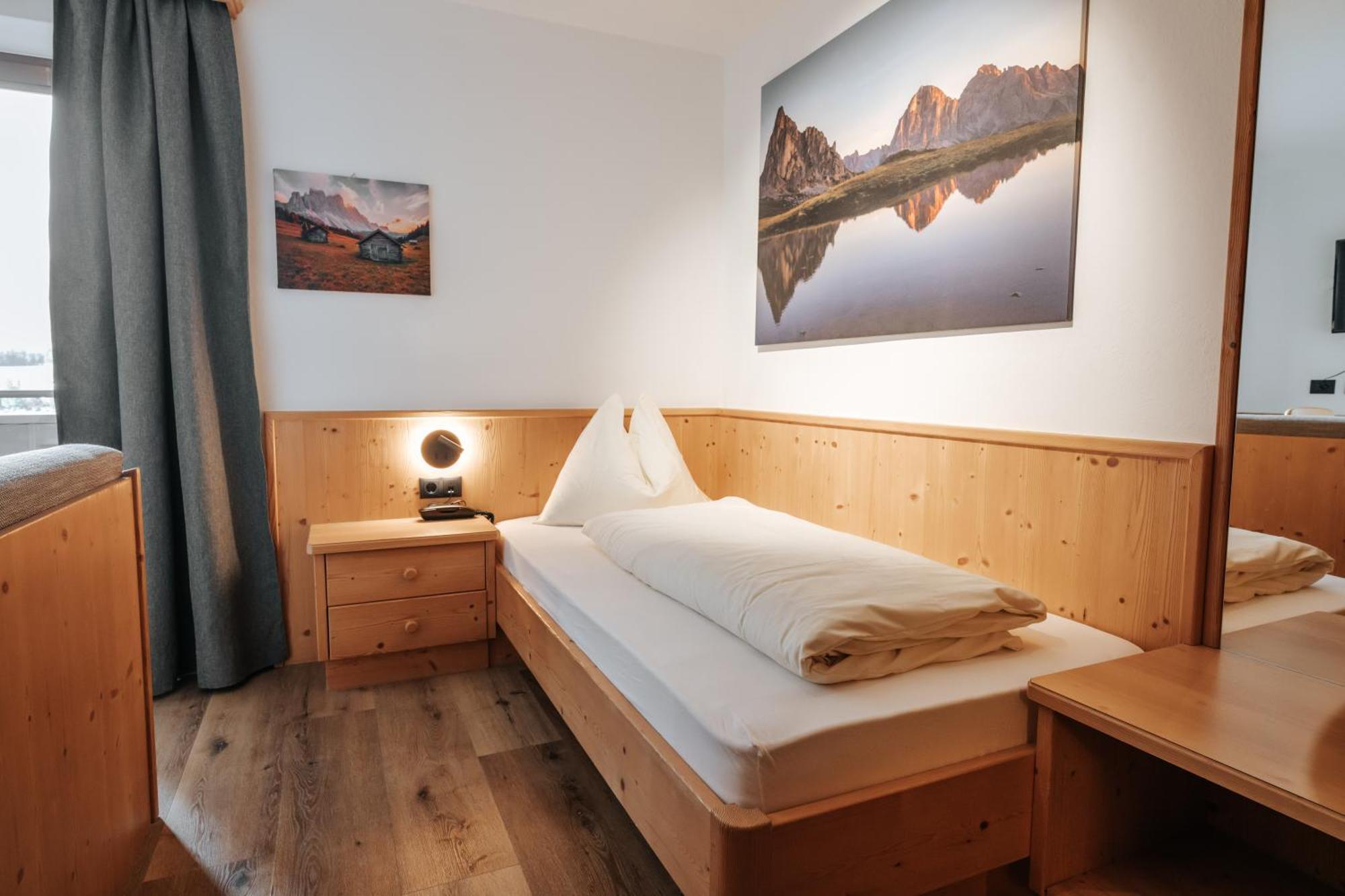 Hotel Tannenhof Brunico Exterior photo